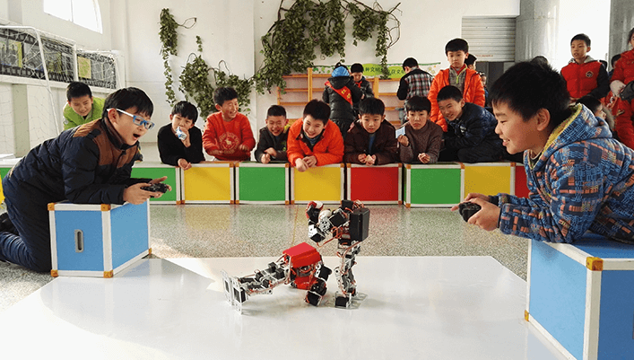 機器人搏擊賽走進徐州公園巷小學，孩子們的福音來了！